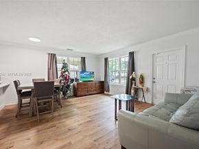 6894 3rd St, Jupiter FL 33458