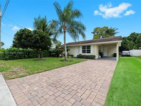 6894 3rd St, Jupiter FL 33458