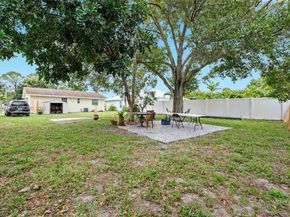 6894 3rd St, Jupiter FL 33458