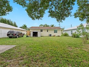 6894 3rd St, Jupiter FL 33458