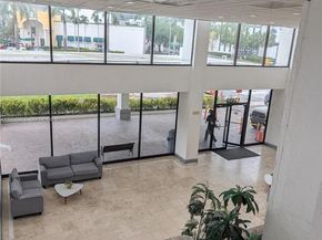 13499 Biscayne Blvd 809, North Miami FL 33181