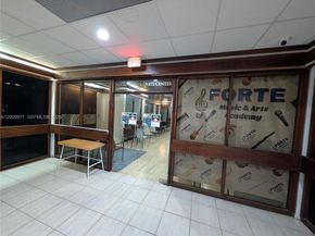 13499 Biscayne Blvd 809, North Miami FL 33181