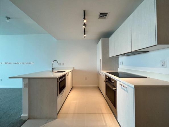501 NE 31st St 2802, Miami FL 33137