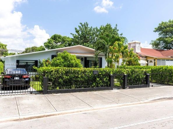 765 NW 46th St, Miami FL 33127