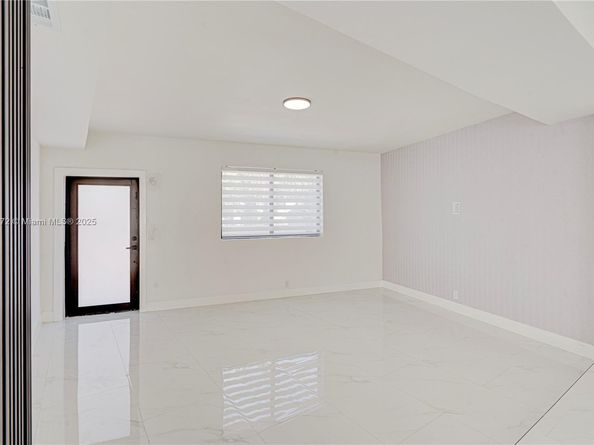 175 NE 120th St, North Miami FL 33161