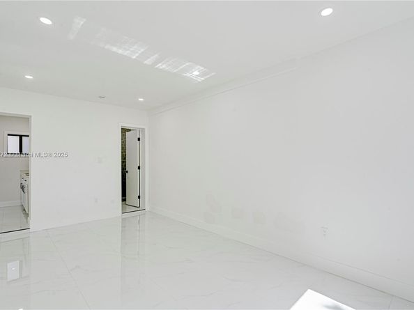 175 NE 120th St, North Miami FL 33161