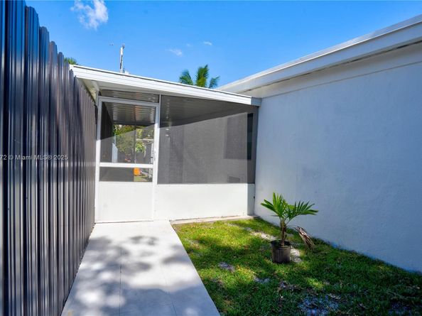 175 NE 120th St, North Miami FL 33161