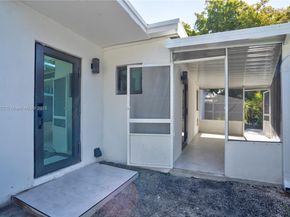175 NE 120th St, North Miami FL 33161