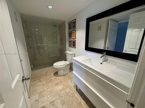 240 Lakeview Dr 112, Weston FL 33326