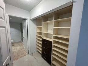 240 Lakeview Dr 112, Weston FL 33326