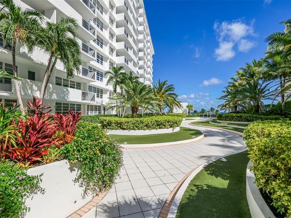 100 Lincoln Rd 502, Miami Beach FL 33139