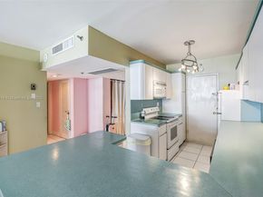 100 Lincoln Rd 502, Miami Beach FL 33139
