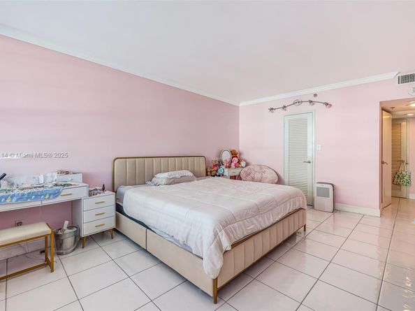 100 Lincoln Rd 502, Miami Beach FL 33139