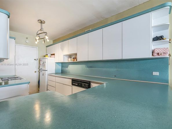 100 Lincoln Rd 502, Miami Beach FL 33139