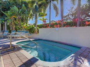 13715 NW 21st St, Pembroke Pines FL 33028