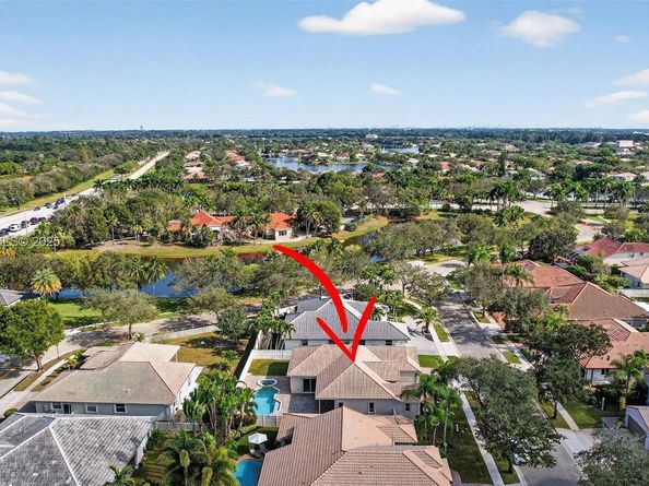 13715 NW 21st St, Pembroke Pines FL 33028