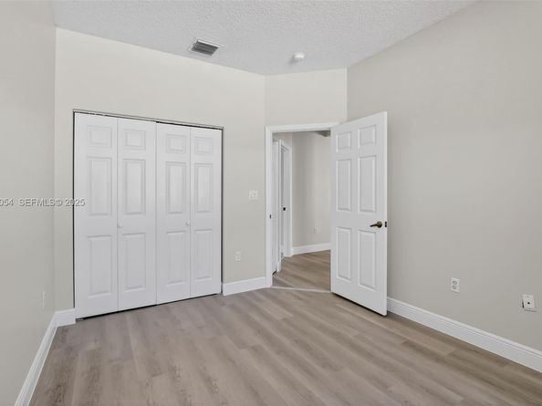 13715 NW 21st St, Pembroke Pines FL 33028