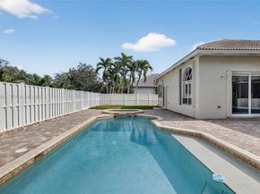 13715 NW 21st St, Pembroke Pines FL 33028