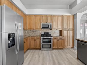 13715 NW 21st St, Pembroke Pines FL 33028