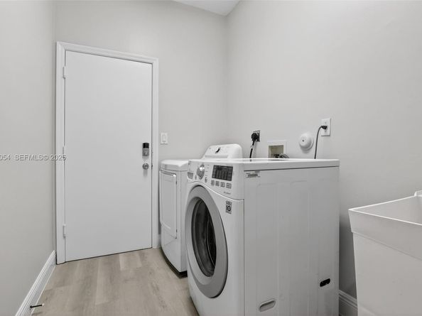 13715 NW 21st St, Pembroke Pines FL 33028