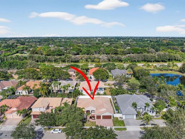 13715 NW 21st St, Pembroke Pines FL 33028