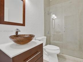 13715 NW 21st St, Pembroke Pines FL 33028