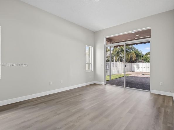 13715 NW 21st St, Pembroke Pines FL 33028