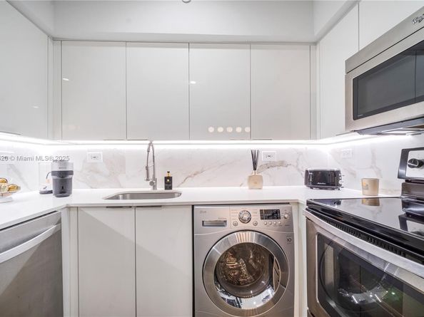 1500 Bay Rd 1558S, Miami Beach FL 33139