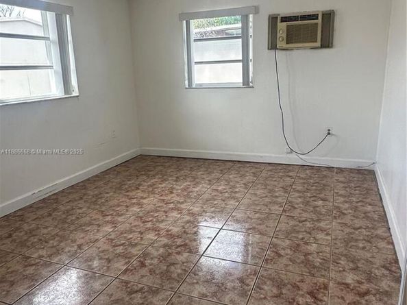 3500 NW 12th St, Miami FL 33125