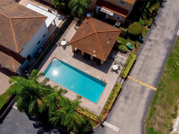 Undisclosed Address #A11875175, Miami FL 33193