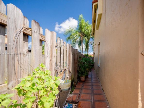 Undisclosed Address #A11875175, Miami FL 33193