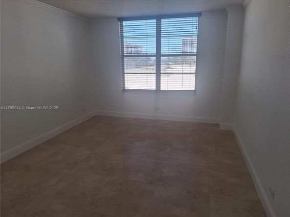 230 174th St 417, Sunny Isles Beach FL 33160