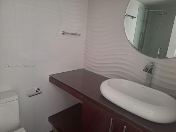 230 174th St 417, Sunny Isles Beach FL 33160