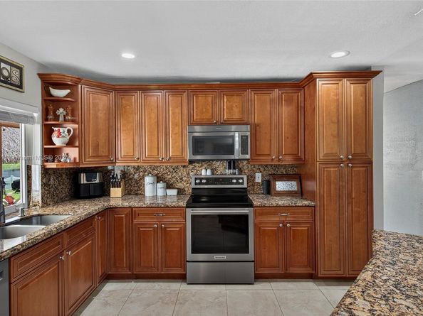 10751 SW 26th Ct, Davie FL 33328