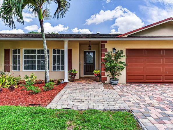 10751 SW 26th Ct, Davie FL 33328