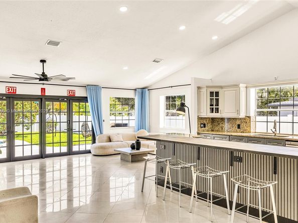 1401 SW 32nd St, Fort Lauderdale FL 33315