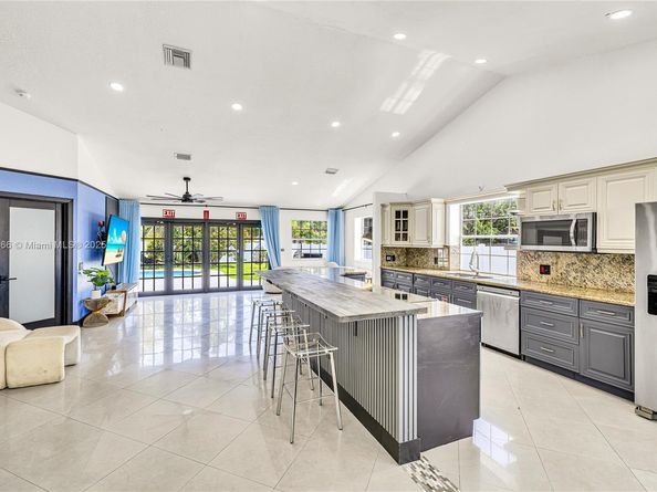1401 SW 32nd St, Fort Lauderdale FL 33315