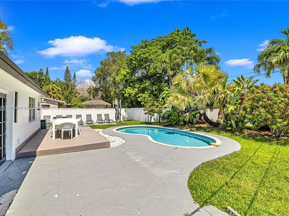 1401 SW 32nd St, Fort Lauderdale FL 33315
