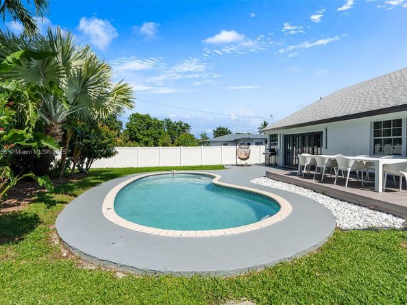1401 SW 32nd St, Fort Lauderdale FL 33315