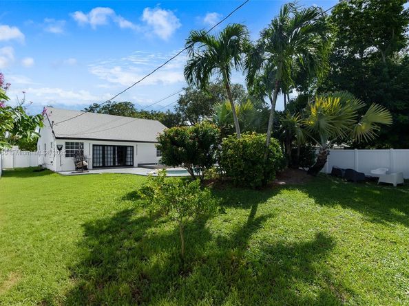 1401 SW 32nd St, Fort Lauderdale FL 33315