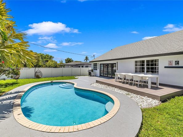 1401 SW 32nd St, Fort Lauderdale FL 33315