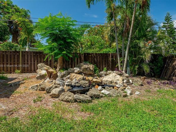 246 NE 13th St, Delray Beach FL 33444