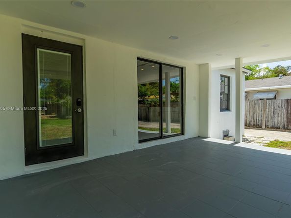 246 NE 13th St, Delray Beach FL 33444