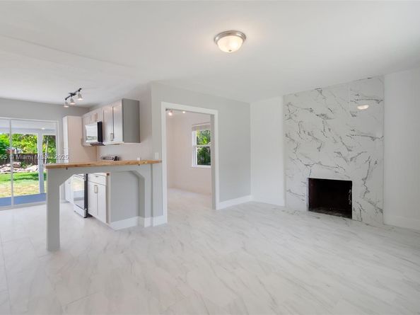 246 NE 13th St, Delray Beach FL 33444