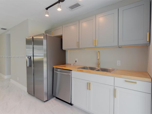246 NE 13th St, Delray Beach FL 33444