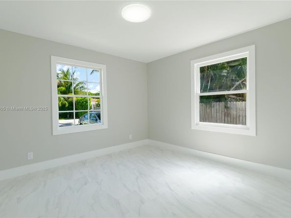 246 NE 13th St, Delray Beach FL 33444