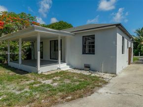 246 NE 13th St, Delray Beach FL 33444