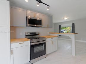 246 NE 13th St, Delray Beach FL 33444