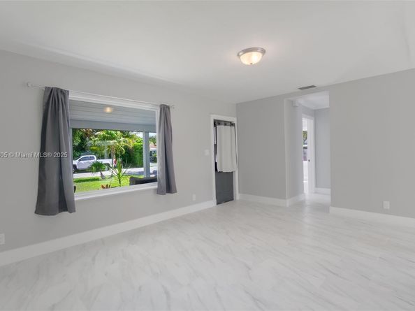 246 NE 13th St, Delray Beach FL 33444