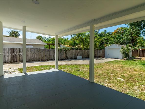 246 NE 13th St, Delray Beach FL 33444